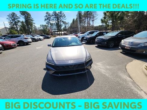 Certified 2024 Hyundai Elantra Limited image 4