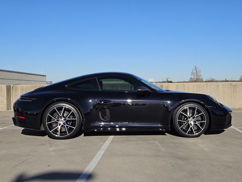 Certified 2025 Porsche 911 Carrera GTS image 9