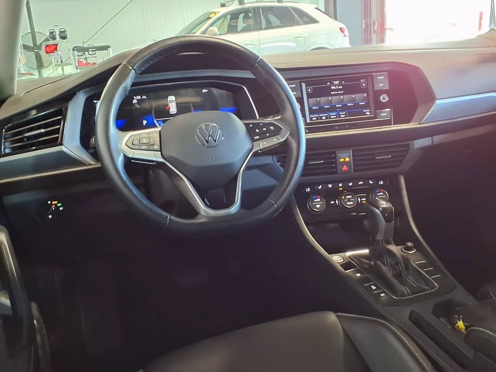 Used 2023 Volkswagen Jetta SE w/ Panoramic Sunroof Package FWD image 14