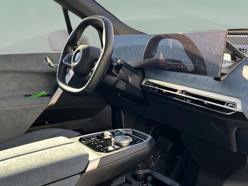 Used 2026 BMW iX xDrive45 w/ Premium Package image 25