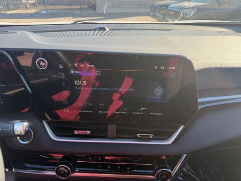 Used 2025 Chevrolet Equinox LT image 21