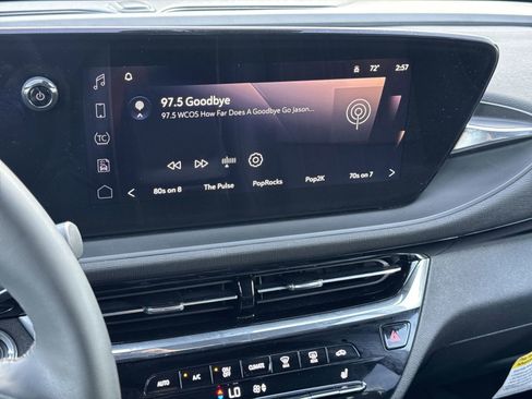 Used 2025 Buick Envista Avenir image 23