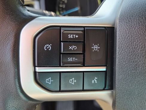 Used 2024 Ford Expedition XLT AWD/4WD image 25