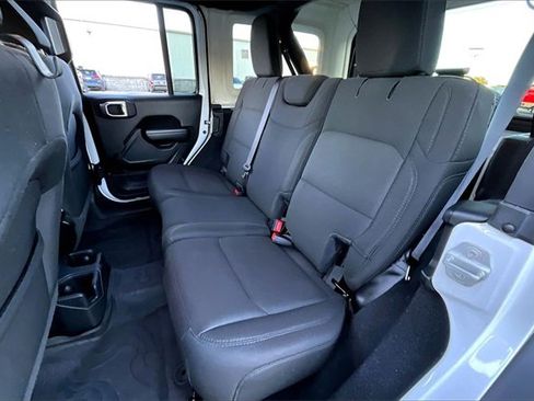 Used 2022 Jeep Wrangler Unlimited Sport image 19