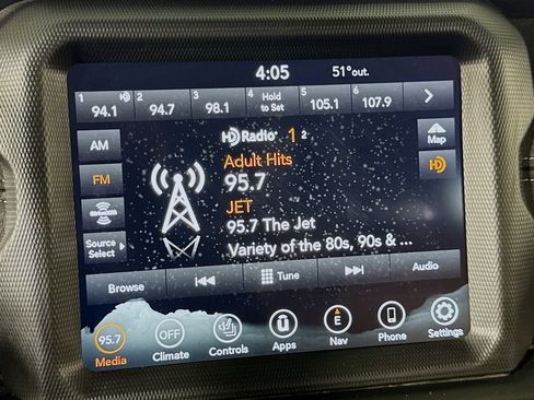 Used 2023 Jeep Wrangler Unlimited Sahara w/ Cold Weather Group AWD/4WD image 37