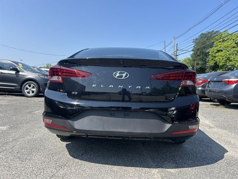 Used 2019 Hyundai Elantra SE FWD image 5