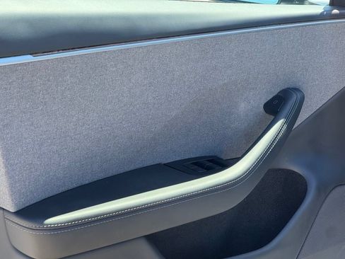 Used 2024 Tesla Model 3 Standard Range RWD image 8