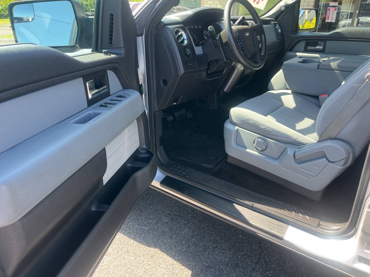 Used 2012 Ford F150 XLT AWD/4WD image 12