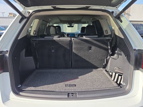 Certified 2025 Volkswagen Atlas SE FWD image 10