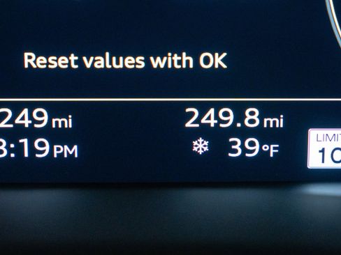 Used 2025 Audi RS Q8 performance image 21