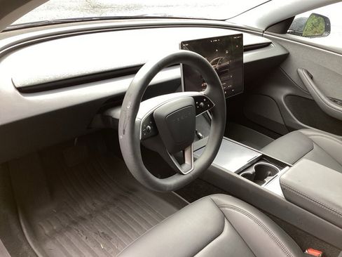 Used 2025 Tesla Model 3 Long Range image 11