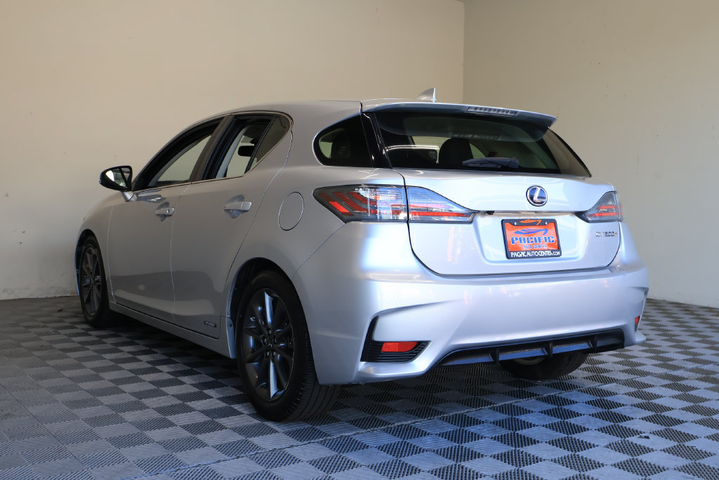 Used 2016 Lexus CT 200h w/ Seat Comfort Package FWD image 13