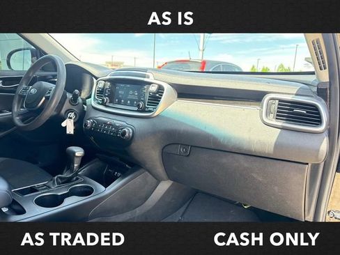 Used 2019 Kia Sorento LX image 14