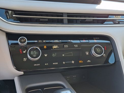 New 2026 INFINITI QX60 Luxe AWD/4WD image 13