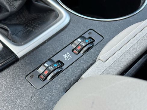 Used 2015 Toyota Highlander Limited Platinum image 32