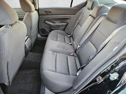 Used 2024 Nissan Altima 2.5 SV image 17