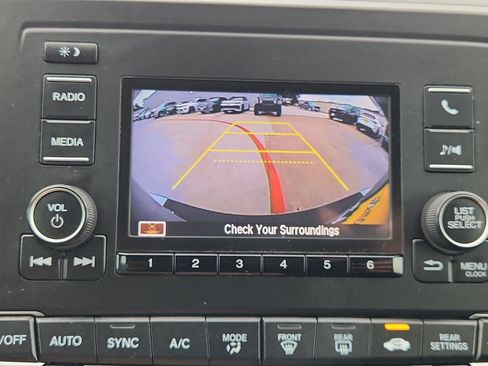 Used 2018 Honda Odyssey LX image 15