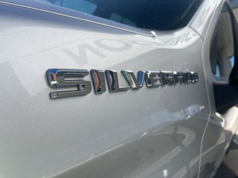 Used 2022 Chevrolet Silverado 1500 Custom image 13