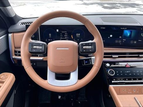 Used 2025 Hyundai Santa Fe Limited image 5