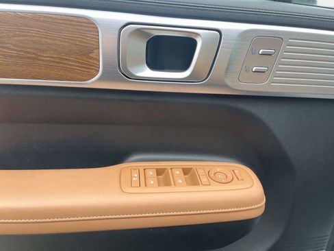 Used 2025 Hyundai Santa Fe Limited image 19