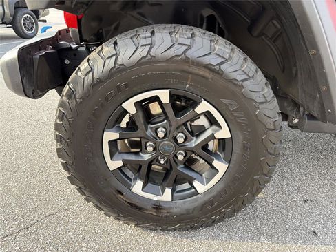 Used 2025 Jeep Wrangler Unlimited Rubicon 4xe w/ Safety Group AWD/4WD image 10
