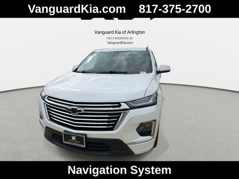 Used 2023 Chevrolet Traverse Premier FWD image 3