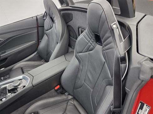 Used 2025 BMW Z4 M40i w/ Edition image 12