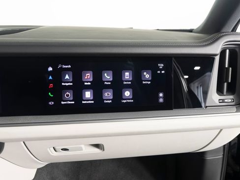 Certified 2025 Porsche Cayenne S AWD/4WD image 35