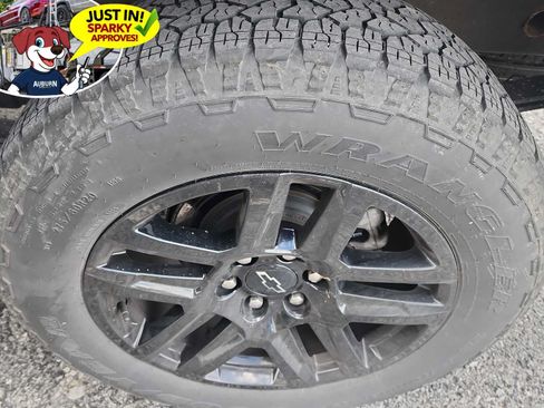 Used 2023 Chevrolet Silverado 1500 RST AWD/4WD image 3