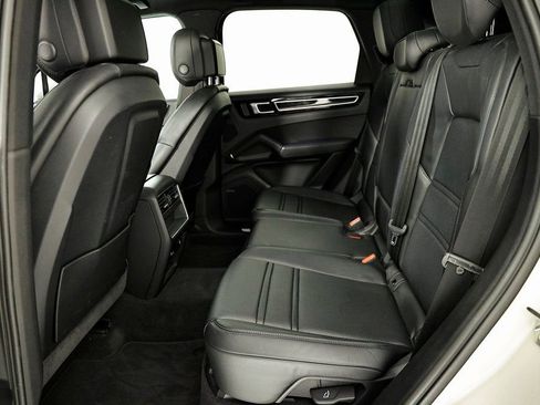 Used 2023 Porsche Cayenne image 26