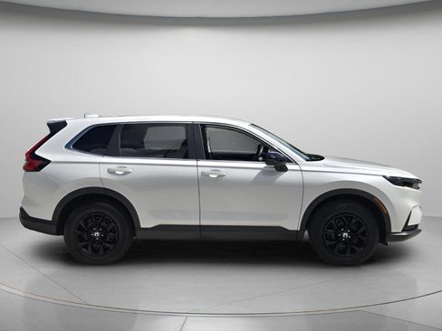 Used 2026 Honda CR-V LX image 3