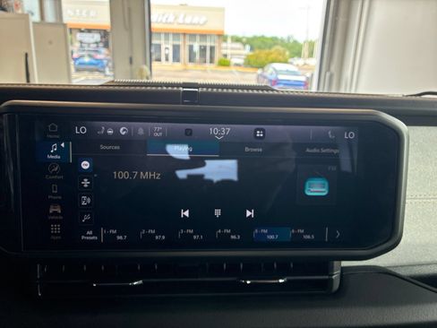 Used 2024 Jeep Wrangler Unlimited Sahara AWD/4WD image 27