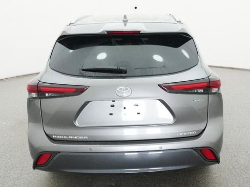 New 2026 Toyota Highlander Limited AWD/4WD image 10
