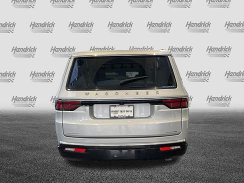 Used 2022 Jeep Wagoneer Series I w/ Premium Group I AWD/4WD image 9