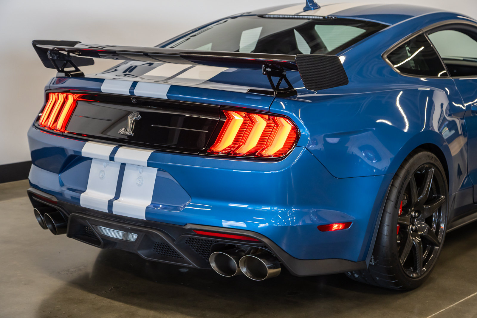 Used 2020 Ford Mustang Shelby GT500 w/ Carbon Fiber Track Pack RWD image 19