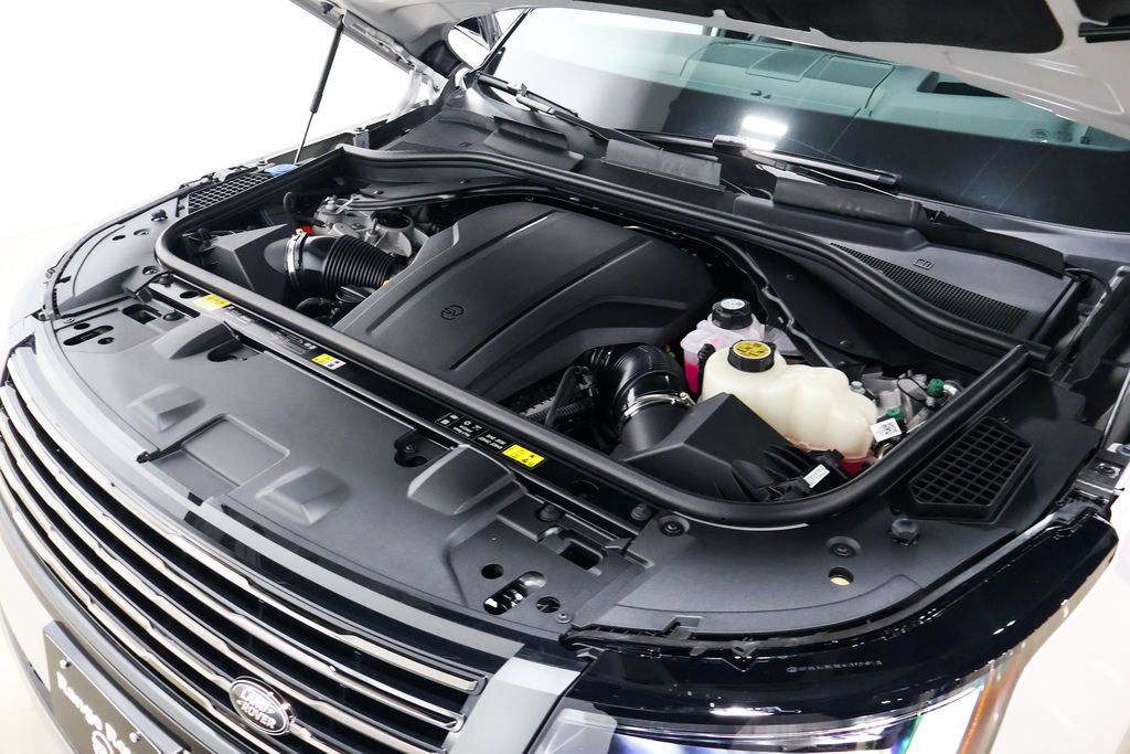 Used 2025 Land Rover Range Rover SV AWD/4WD image 51