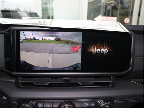 New 2025 Jeep Gladiator Sport image 16