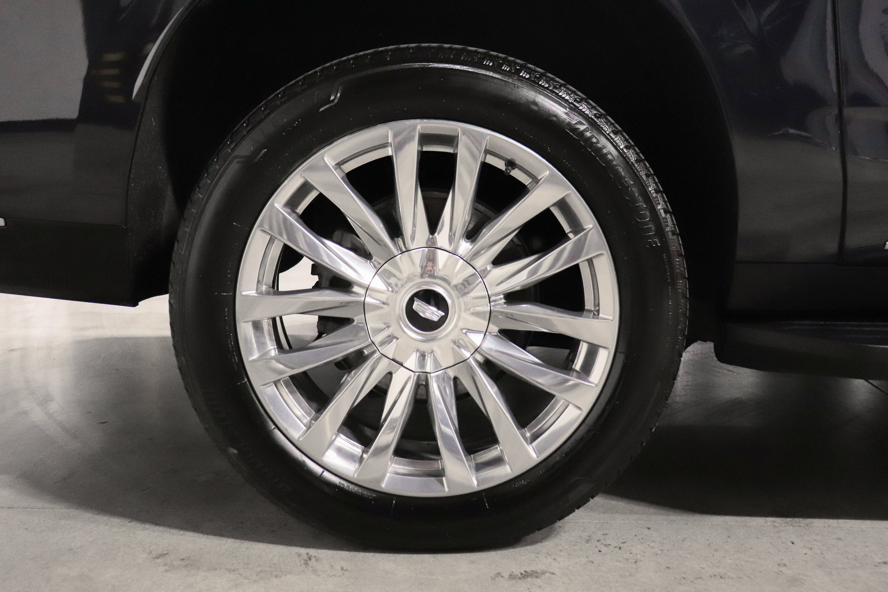 Certified 2023 Cadillac Escalade ESV Premium Luxury AWD/4WD image 9