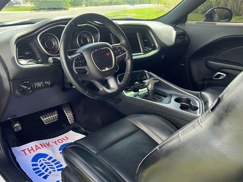 Used 2015 Dodge Challenger SXT Plus RWD image 10