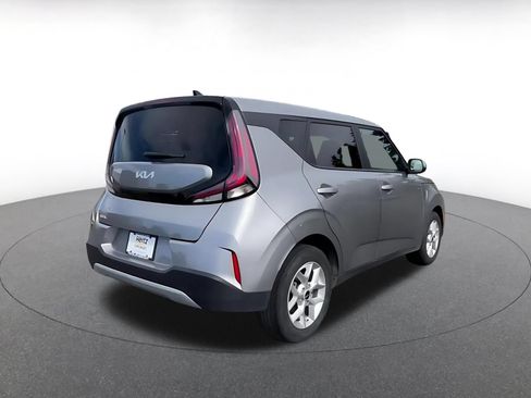 Used 2025 Kia Soul LX w/ LX Technology Package FWD image 14