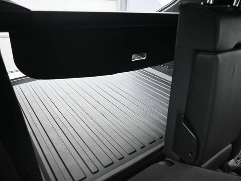 Used 2025 Porsche Cayenne S AWD/4WD image 14