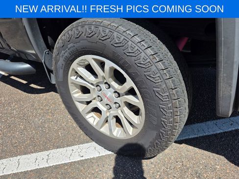 Used 2018 GMC Sierra 1500 SLE w/ SLE Value Package image 6