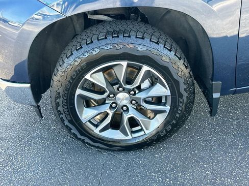 Used 2023 Chevrolet Silverado 1500 LT AWD/4WD image 29