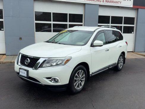 Used 2016 Nissan Pathfinder SL w/ SL Tech Package AWD/4WD image 2