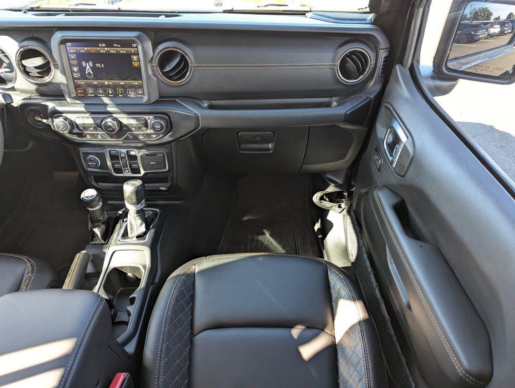 Used 2023 Jeep Gladiator Overland AWD/4WD image 16