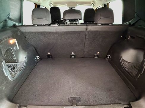 Used 2018 Jeep Renegade Latitude image 18