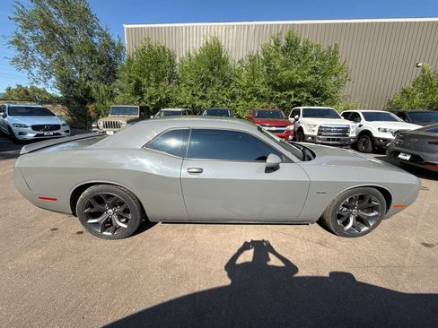 Used 2018 Dodge Challenger R/T RWD image 8