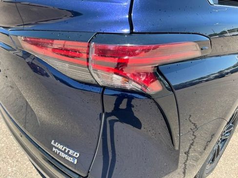 Used 2021 Toyota Sienna Limited AWD/4WD image 12