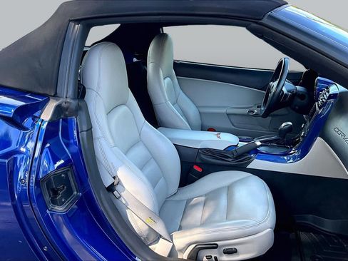 Used 2007 Chevrolet Corvette Convertible w/ Preferred Equipment Group RWD image 8