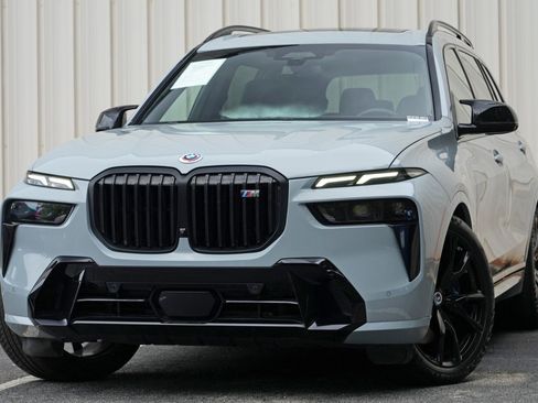 Used 2023 BMW X7 M60i w/ Executive Package AWD/4WD image 3